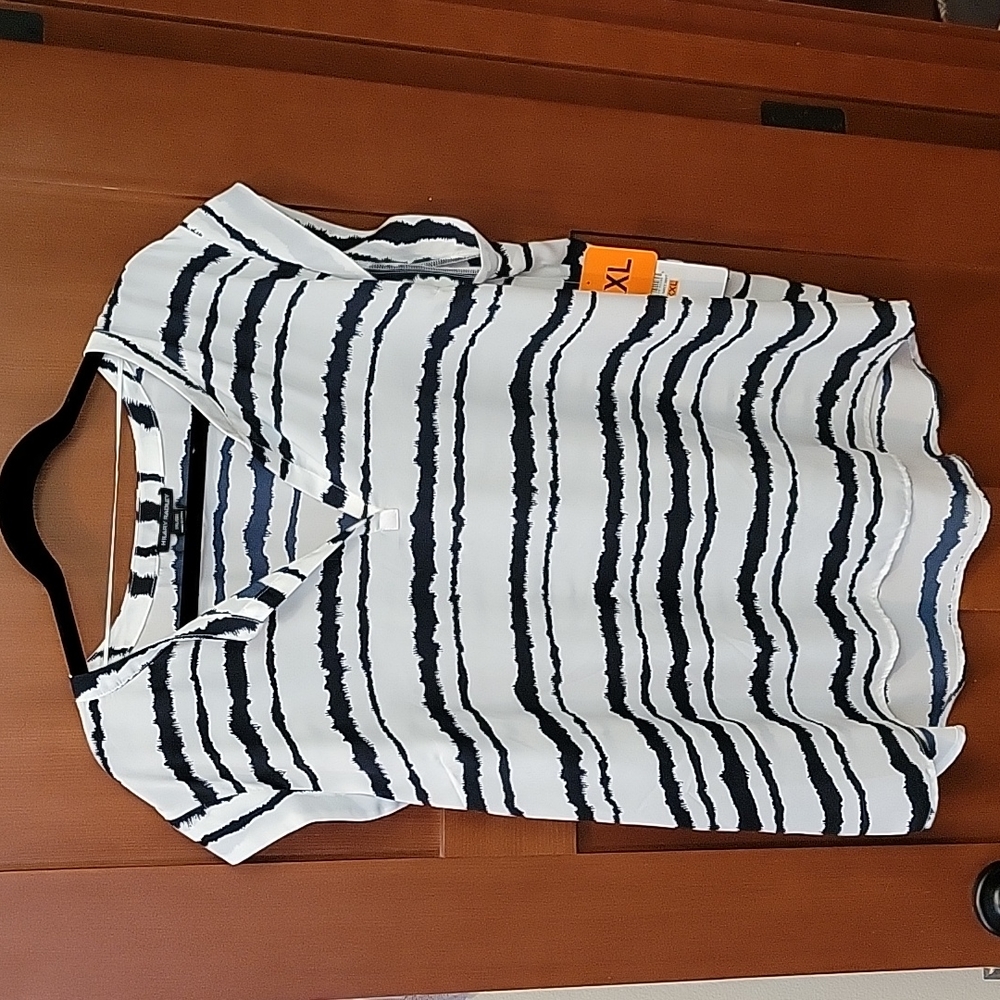 Hilary Radley V Neck Sleeveless Blouse XXL - NWT